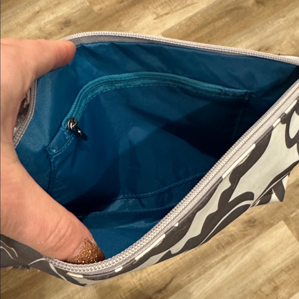 Ju-Ju-Be BeQuick Floral Clutch Accessory Bag Gray and White with Teal Interior - Picture 8 of 16